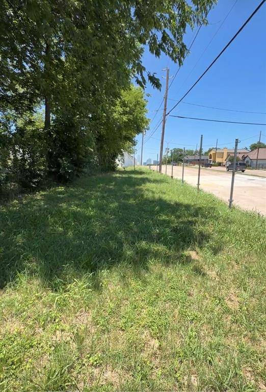 1535 Padgitt Avenue, Dallas, TX 75203