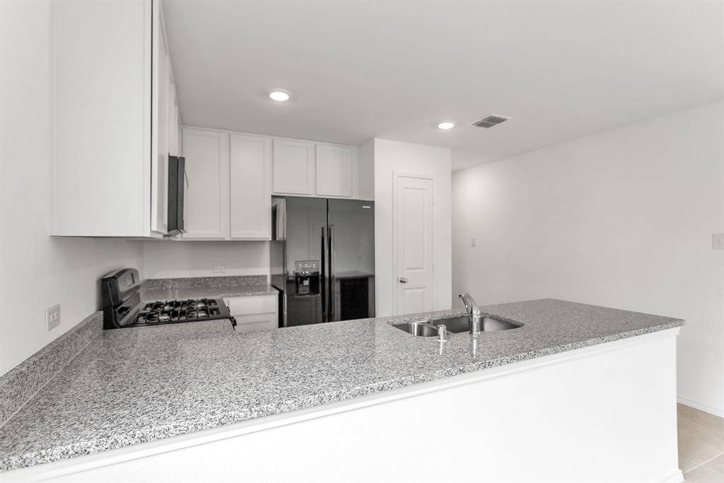 9781 Skyhawk Avenue, Fort Worth, TX 76179