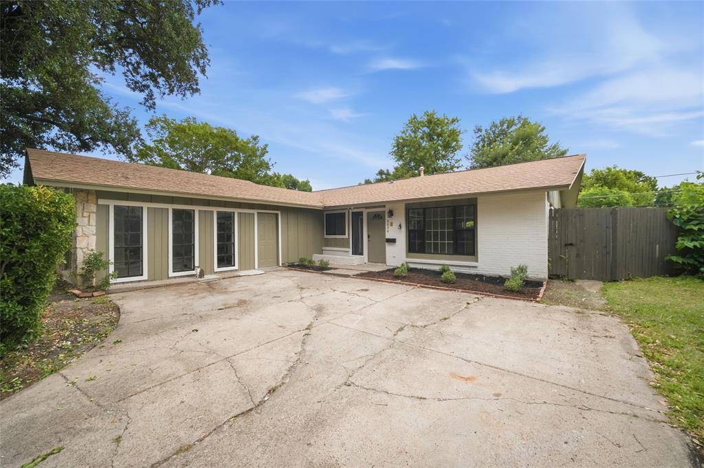 8034 Greenhollow, Dallas, TX 75240