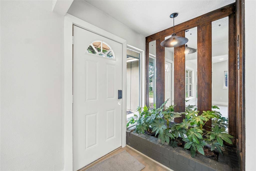 8034 Greenhollow, Dallas, TX 75240