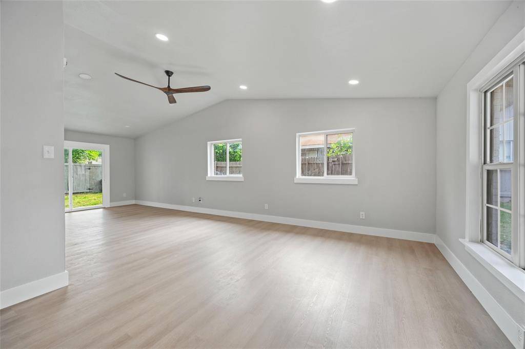 8034 Greenhollow, Dallas, TX 75240