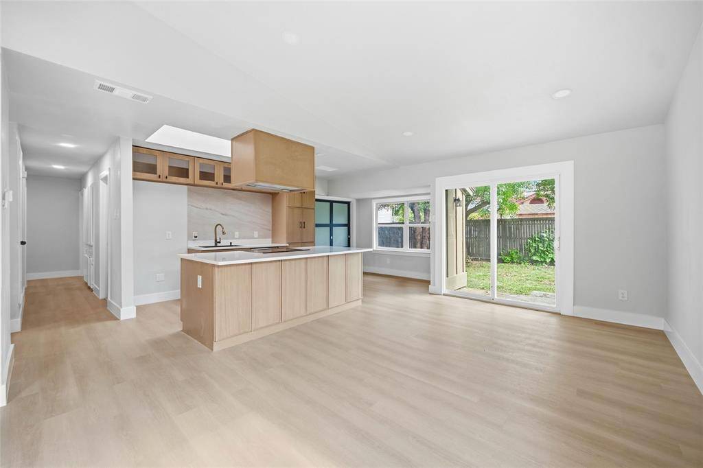 8034 Greenhollow, Dallas, TX 75240