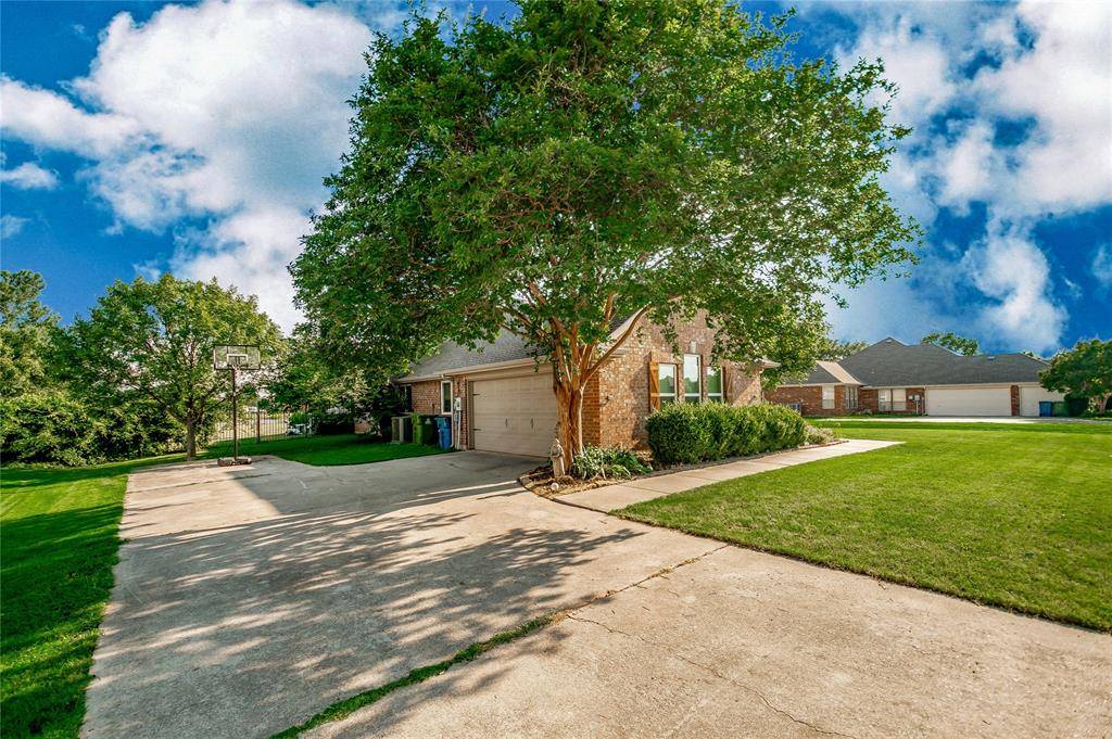104 Island Circle, Shady Shores, TX 76208