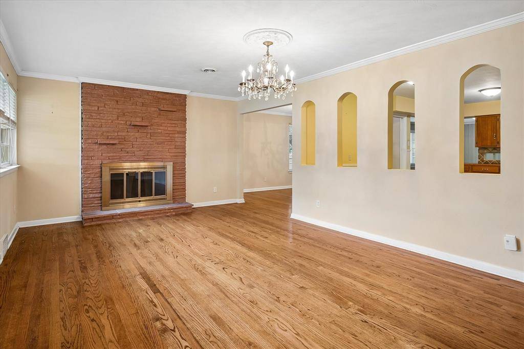 1631 Macmanus Drive, Dallas, TX 75228