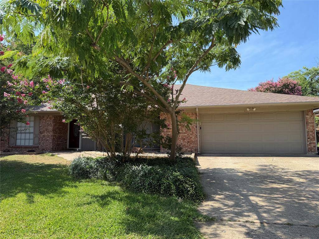 5008 Millsprings Drive, Arlington, TX 76017