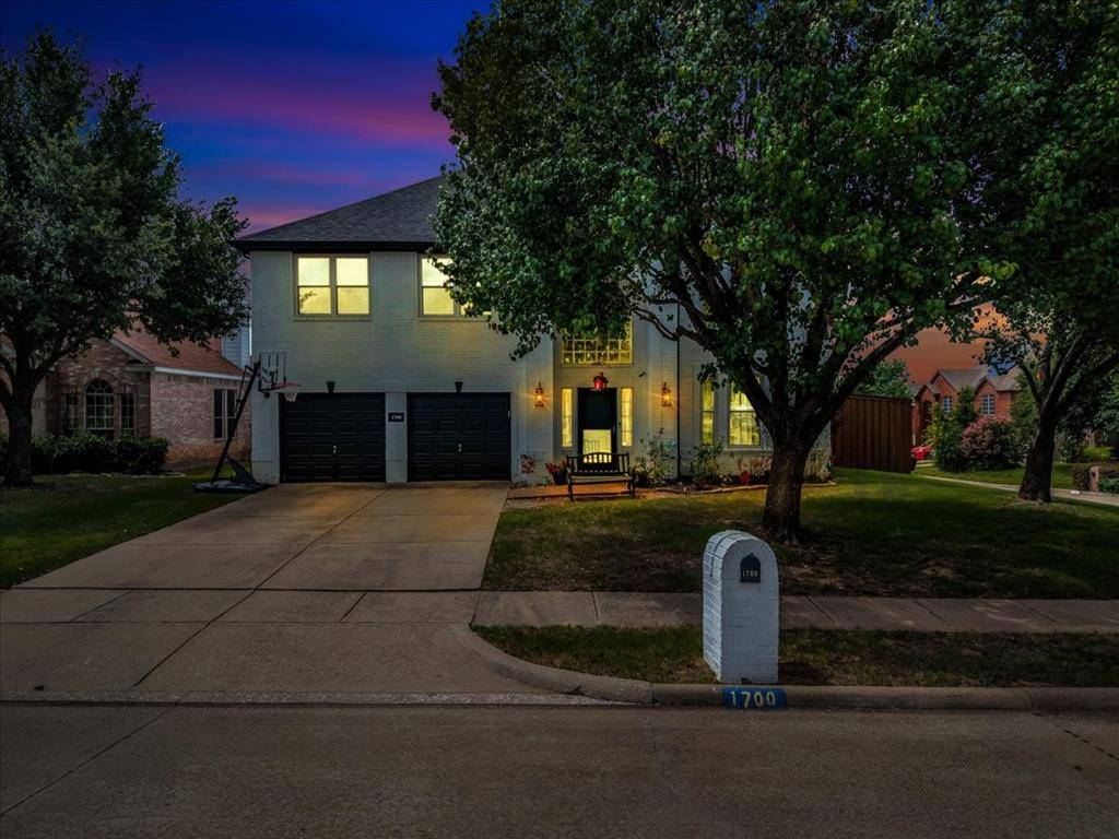1700 Sunflower Drive, Corinth, TX 76210