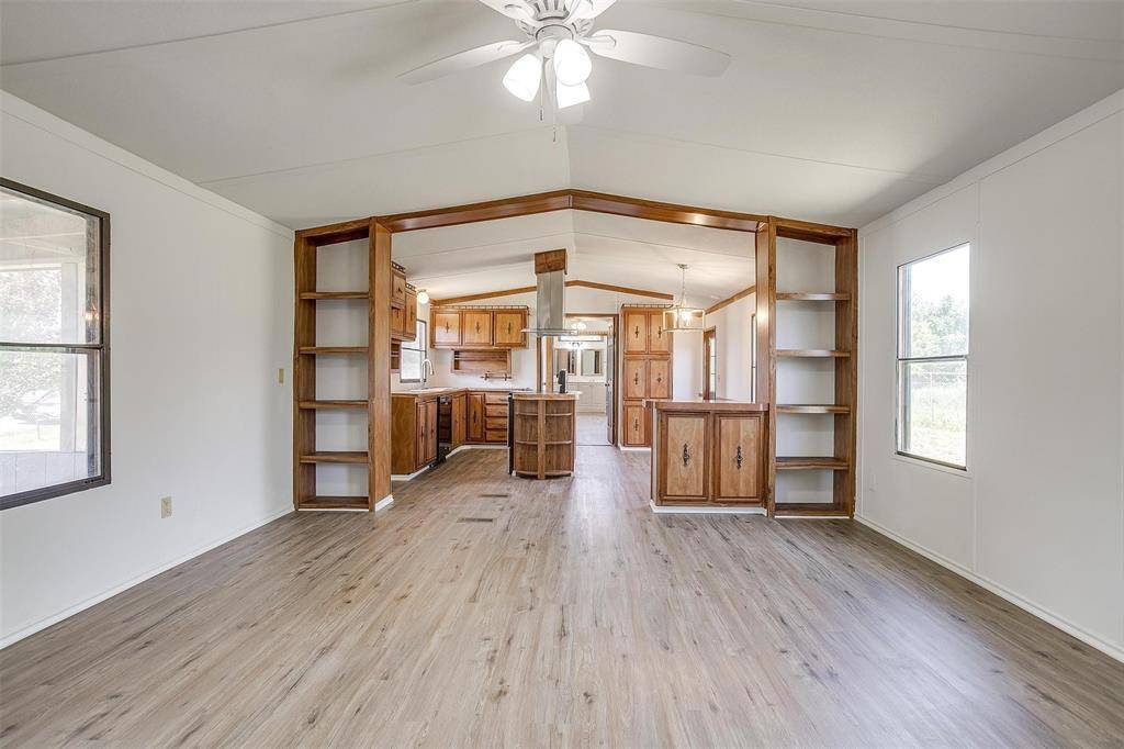 3216 Redwood Drive, Granbury, TX 76048