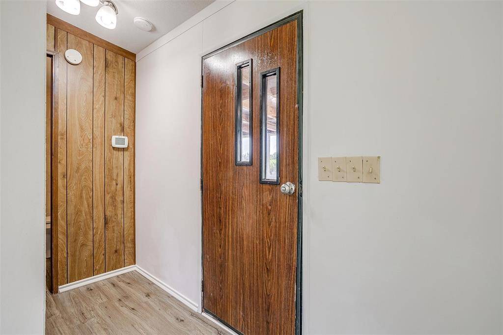 3216 Redwood Drive, Granbury, TX 76048