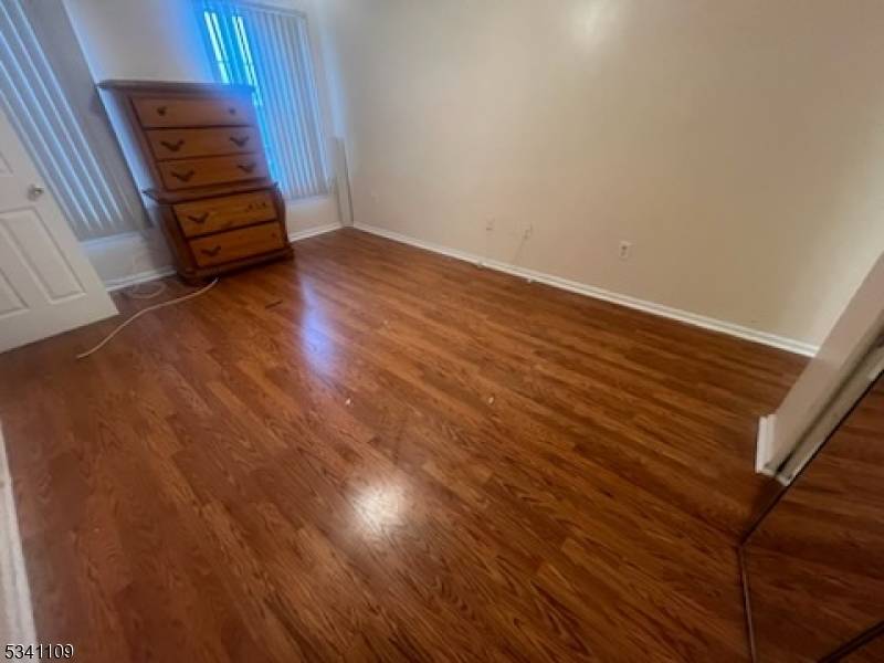 11 Seton Hall Dr, Newark City, NJ 07103