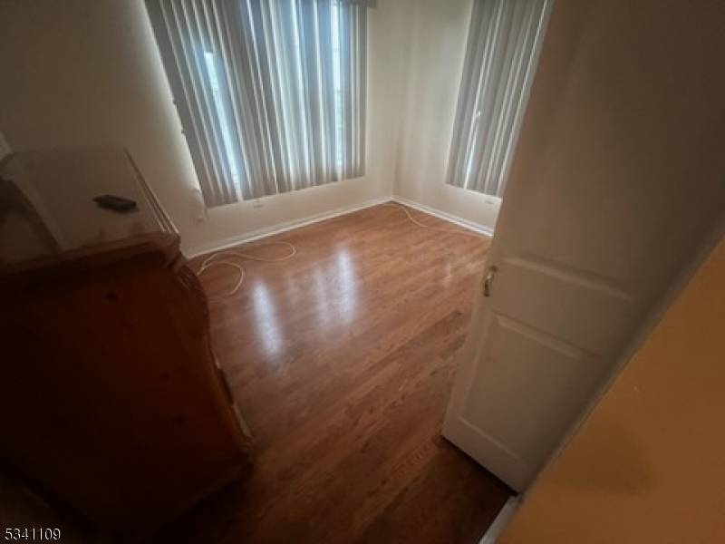 11 Seton Hall Dr, Newark City, NJ 07103