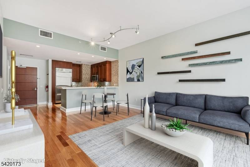 8100 River Rd #210, North Bergen Twp., NJ 07047
