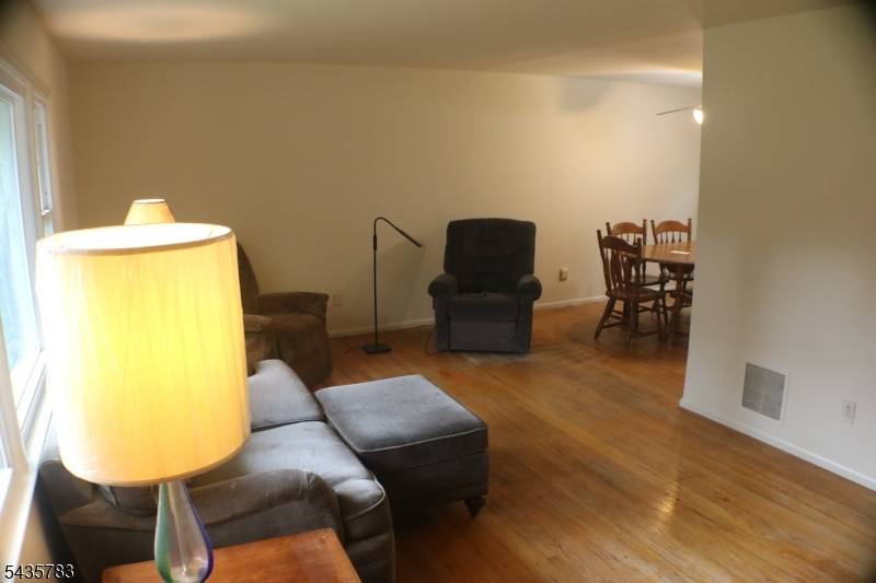 22 Woodland Rd, Chatham Boro, NJ 07928