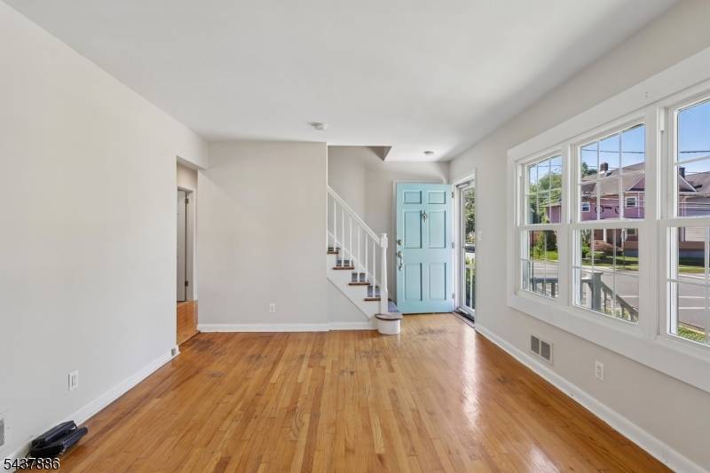 251 Main St, East Rutherford Boro, NJ 07073