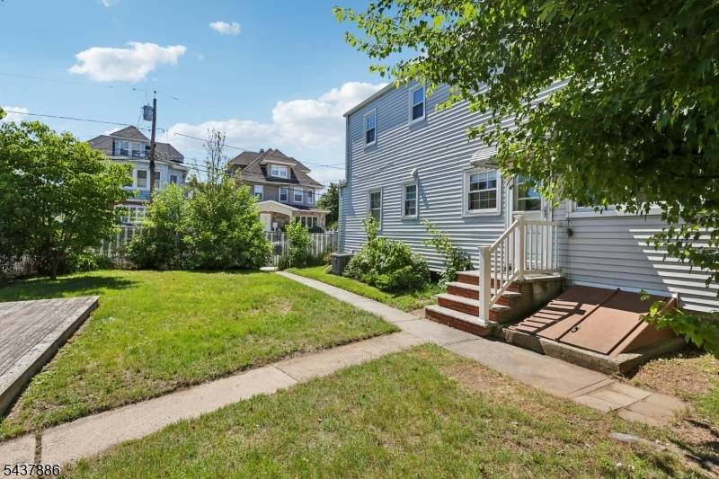 251 Main St, East Rutherford Boro, NJ 07073