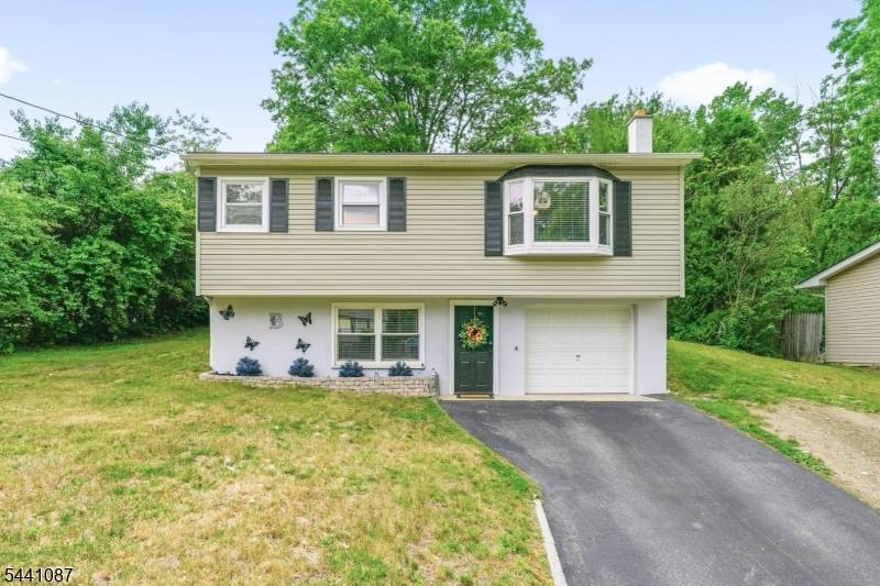60 Alpine Rd, Wantage Twp., NJ 07461
