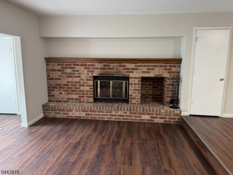 13 Dartmouth Way, North Brunswick Twp., NJ 08902