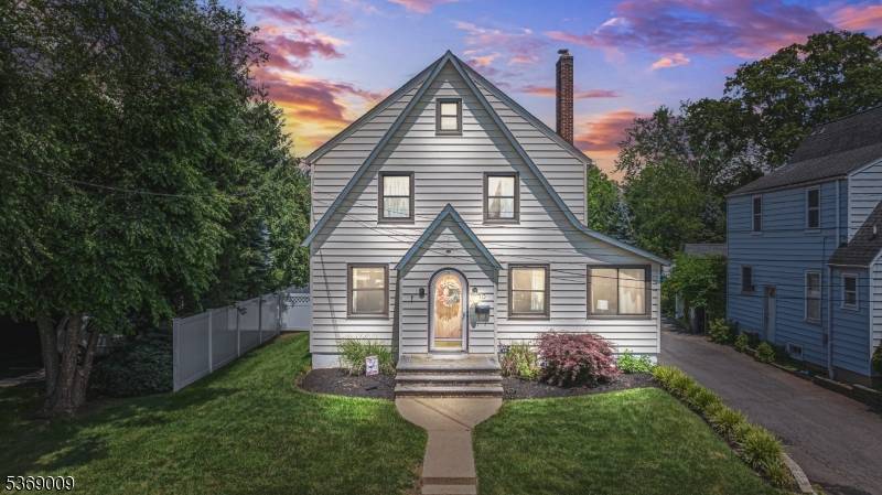 40 1St St, Fanwood Boro, NJ 07023