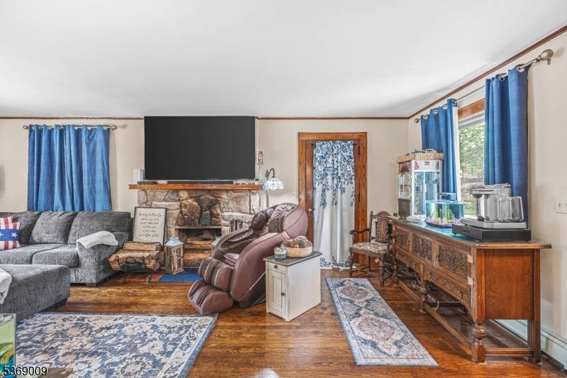 40 1St St, Fanwood Boro, NJ 07023