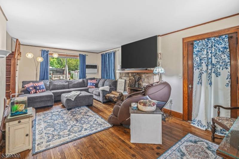 40 1St St, Fanwood Boro, NJ 07023