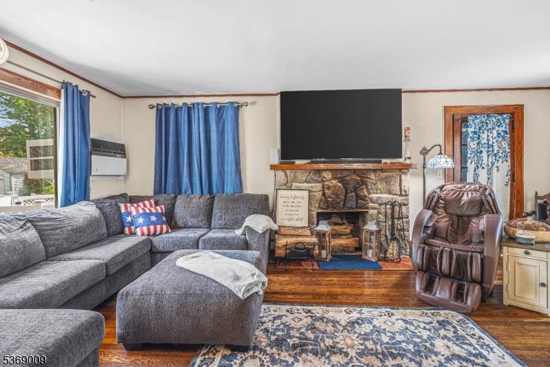 40 1St St, Fanwood Boro, NJ 07023