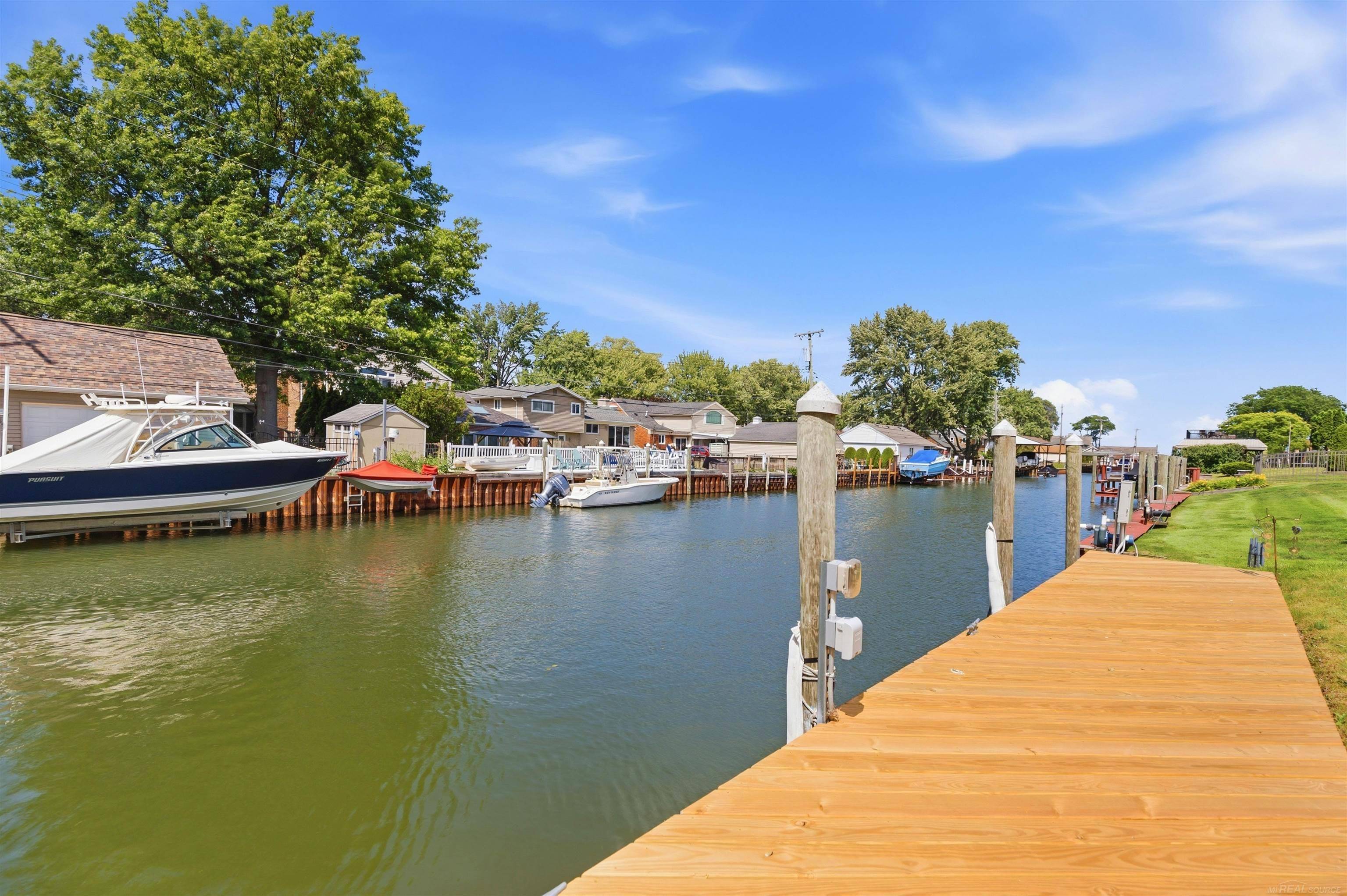 22461 LaVon ST, St Clair Shores, MI 48081