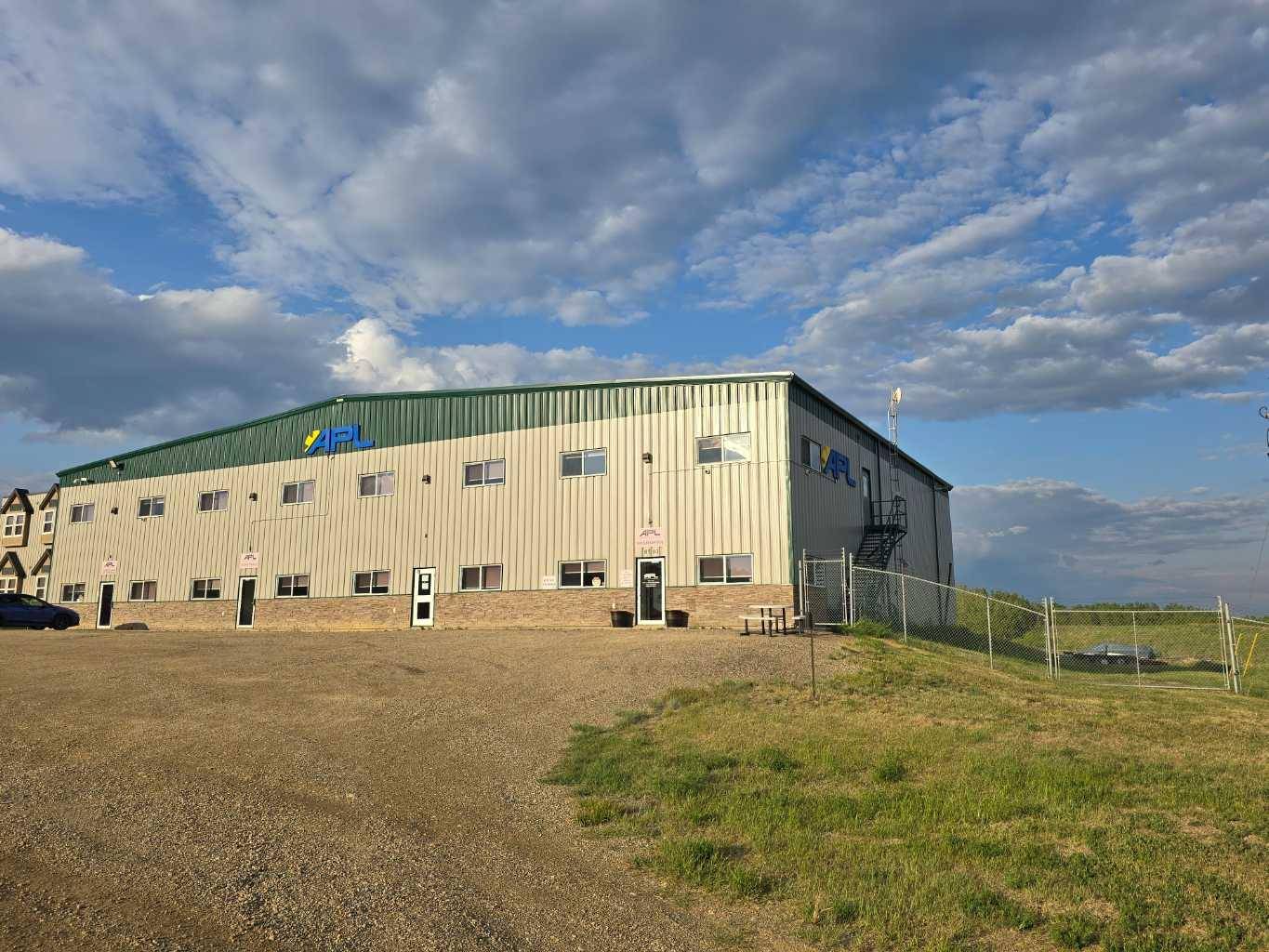 8703 75 ST, Peace River, AB T8S 1S4