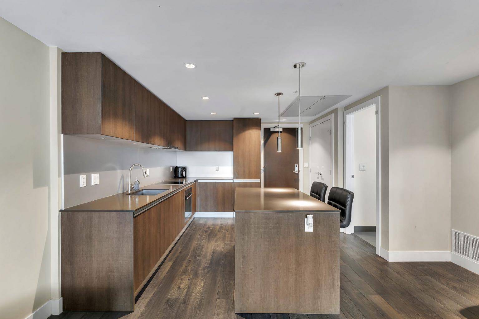 1188 3 ST SE #1808, Calgary, AB T2G1H8