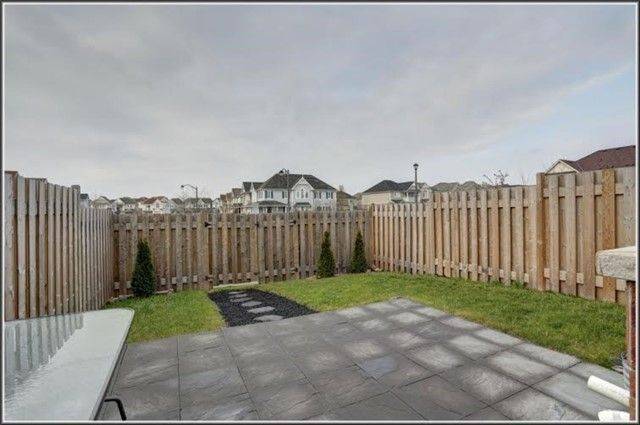 85 Lander CRES, Clarington, ON L1C 0L4