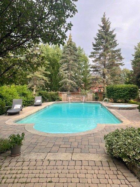 21 Capner CT, Vaughan, ON L0J 1C0