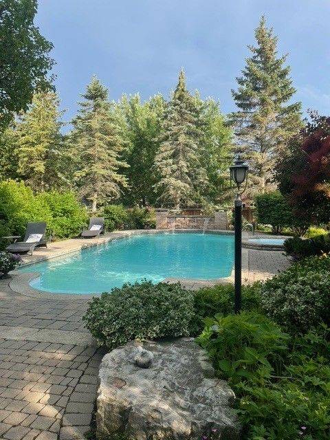 21 Capner CT, Vaughan, ON L0J 1C0