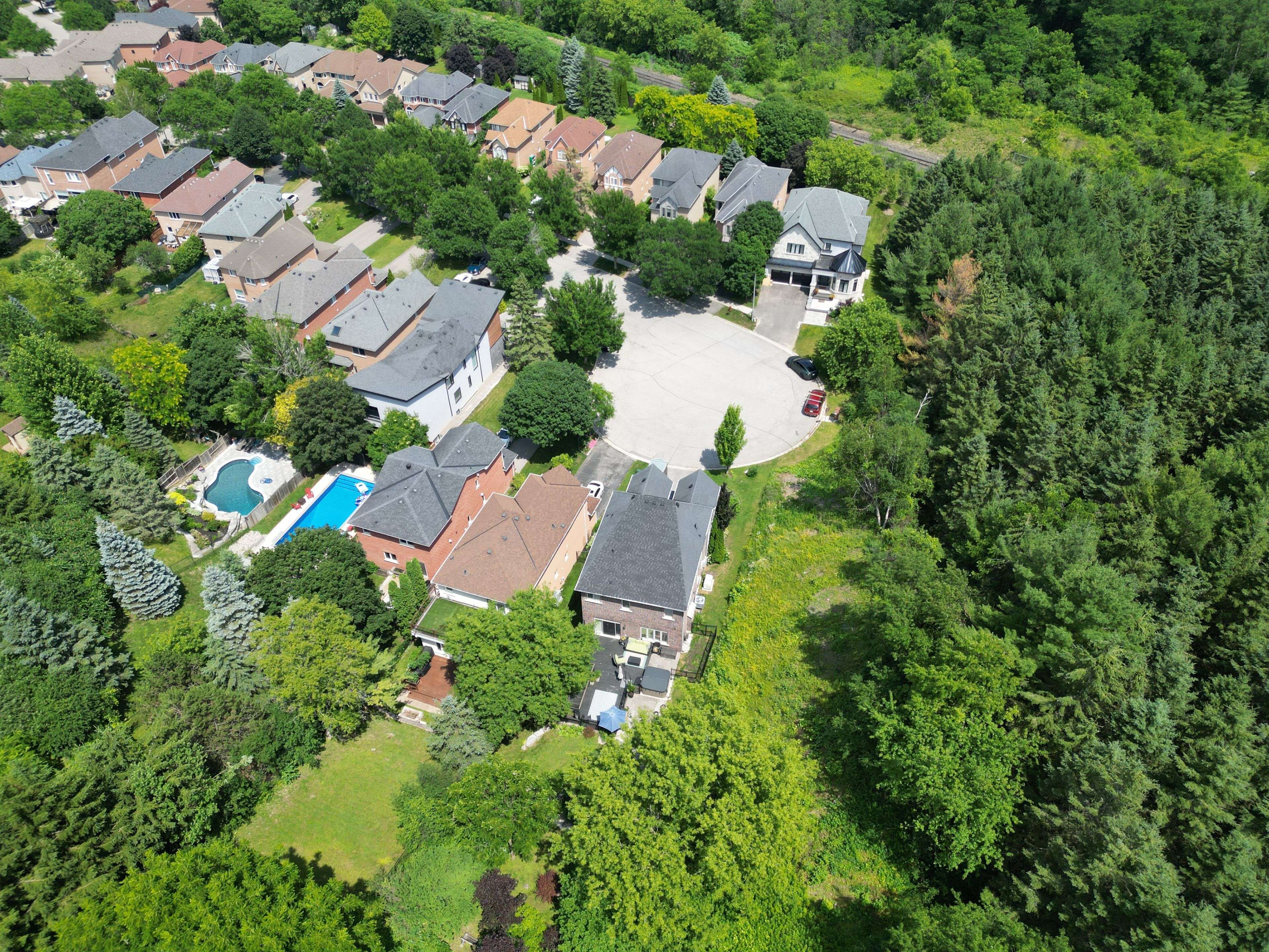 119 Stemmle DR, Aurora, ON L4G 6N8