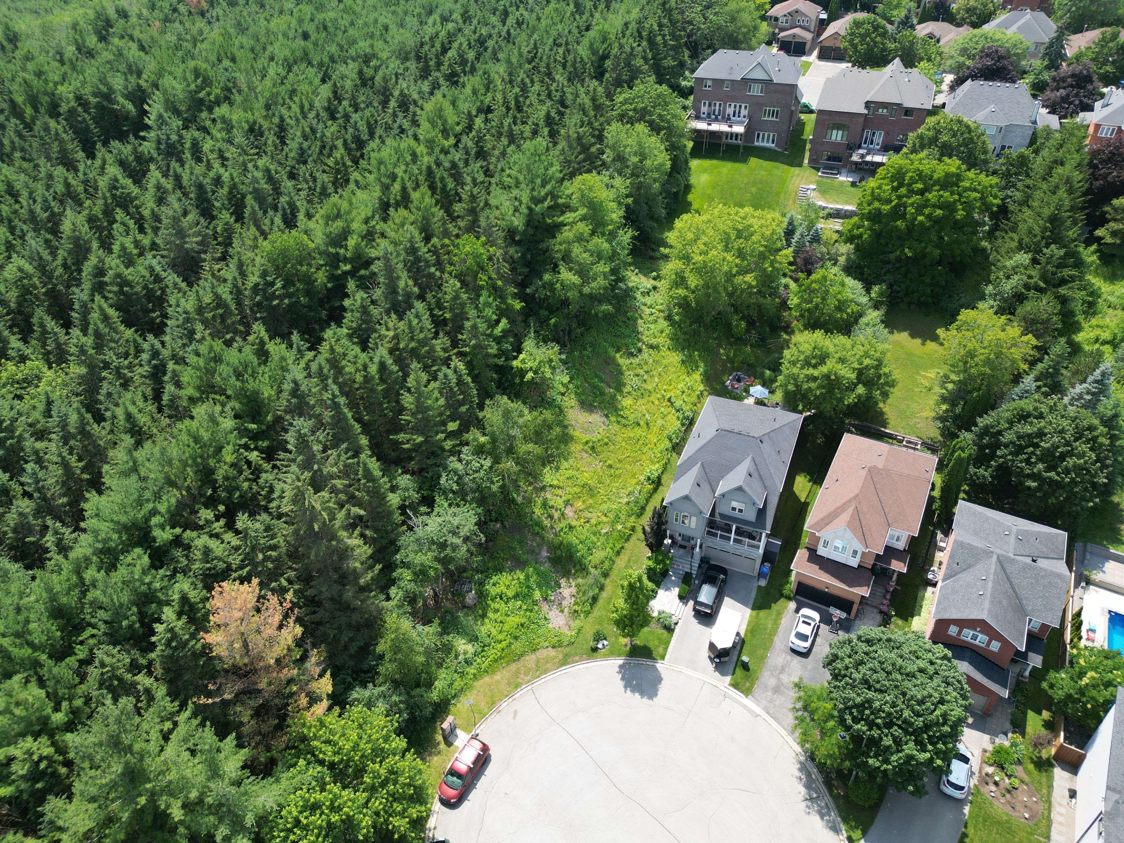 119 Stemmle DR, Aurora, ON L4G 6N8