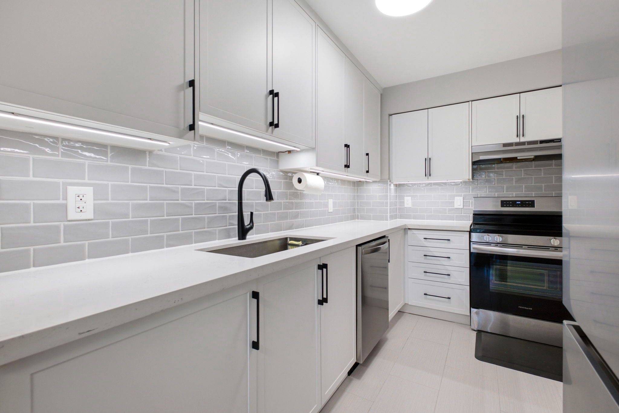 32 Church ST #305, King, ON L0G 1T0