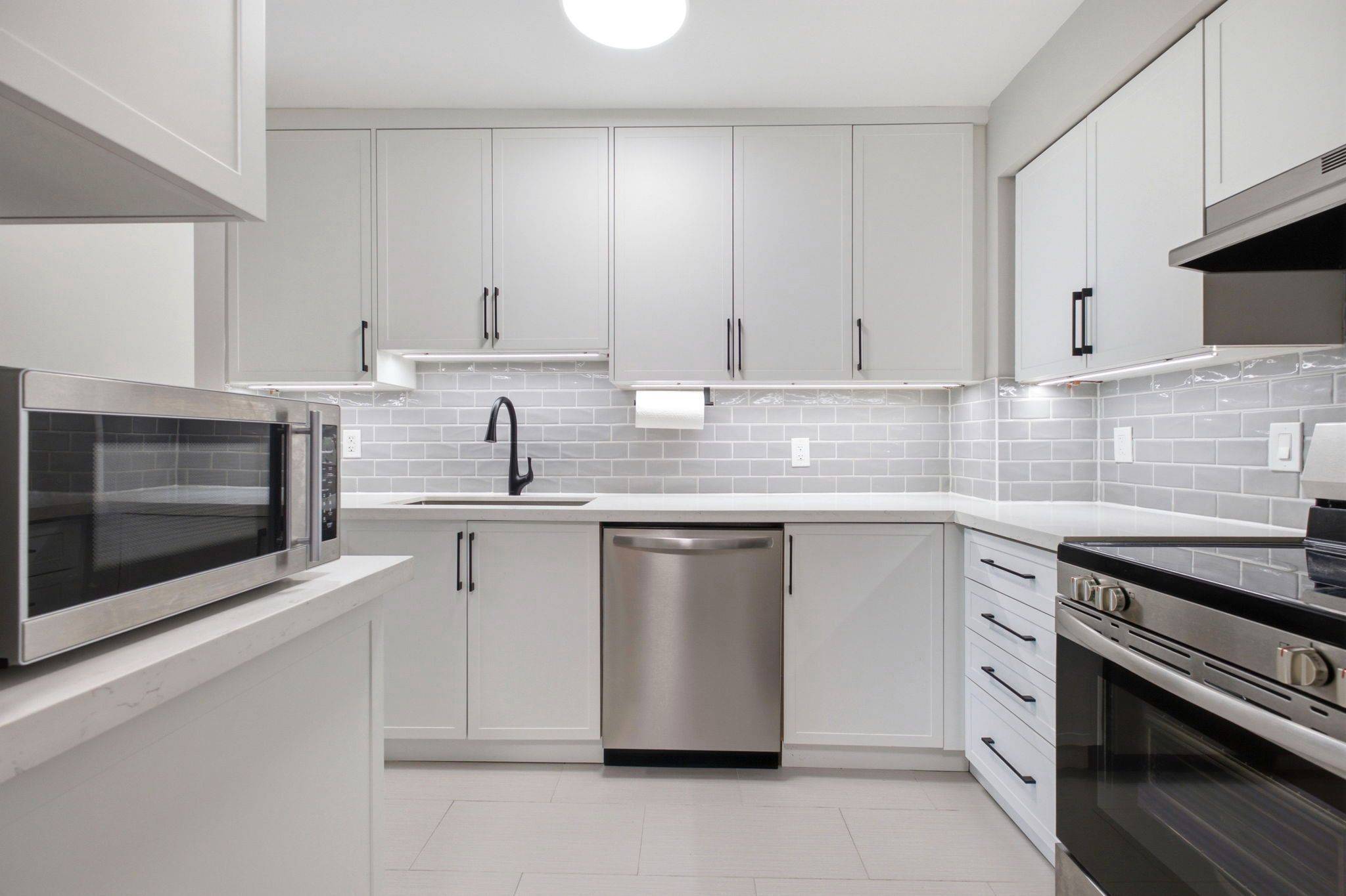 32 Church ST #305, King, ON L0G 1T0