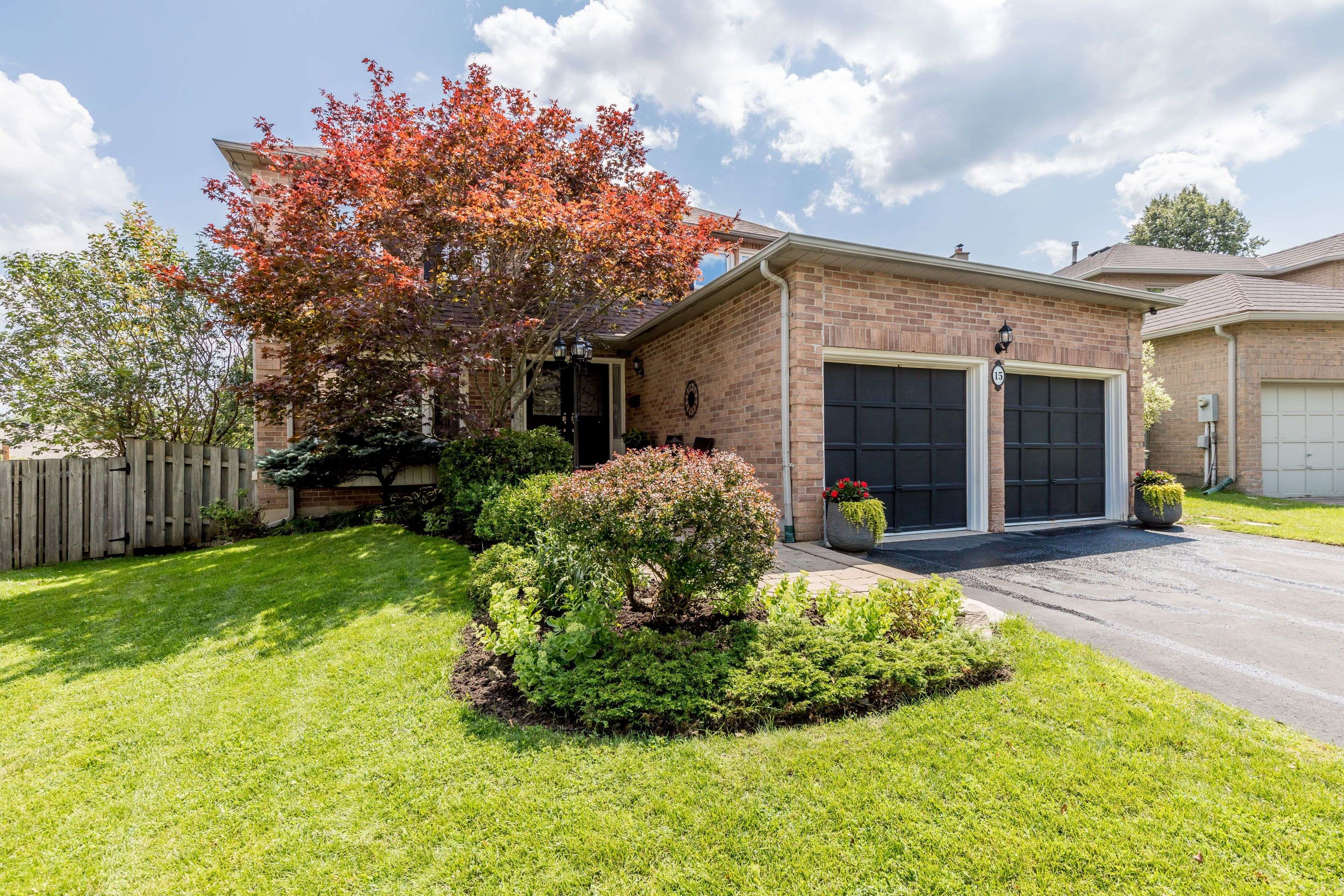 15 Beatty CRES, Aurora, ON L4G 5V2