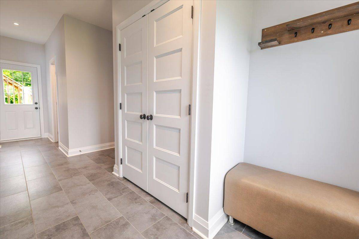 47 Easy ST, Georgina, ON L0E 1N0