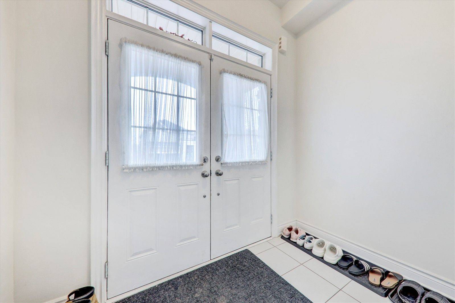70 Mohandas DR, Markham, ON L3S 0E4