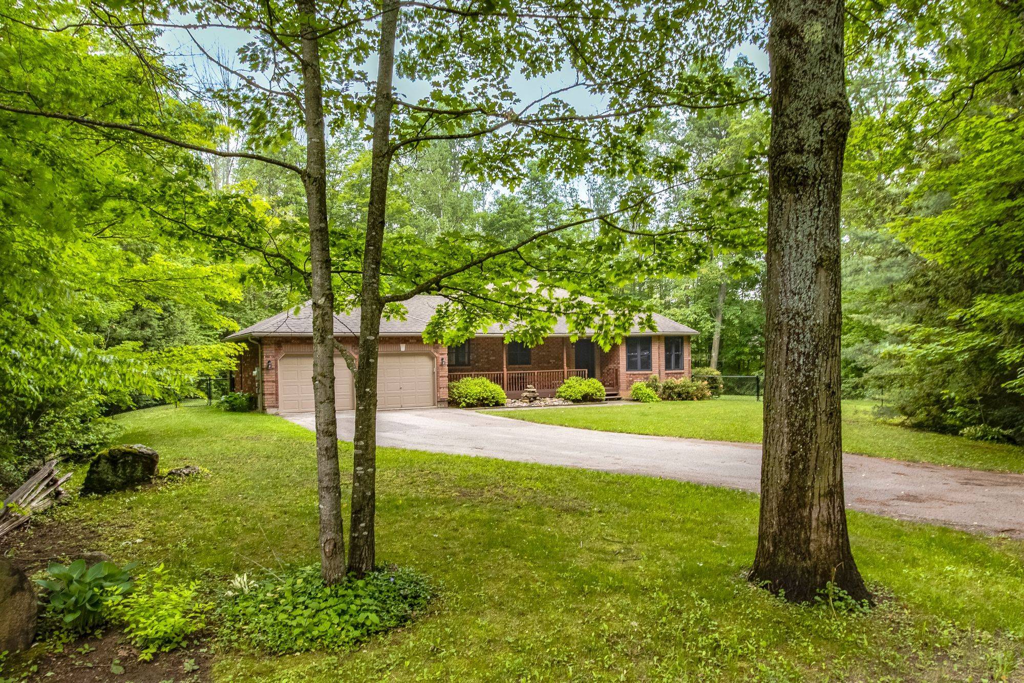2367 MacDonald RD, Springwater, ON L0L 1P0