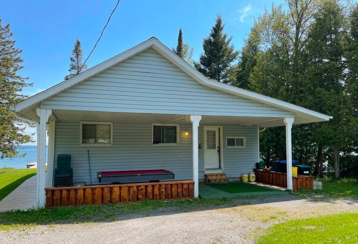 5470 Penetanguishene RD, Springwater, ON L0L 1P0