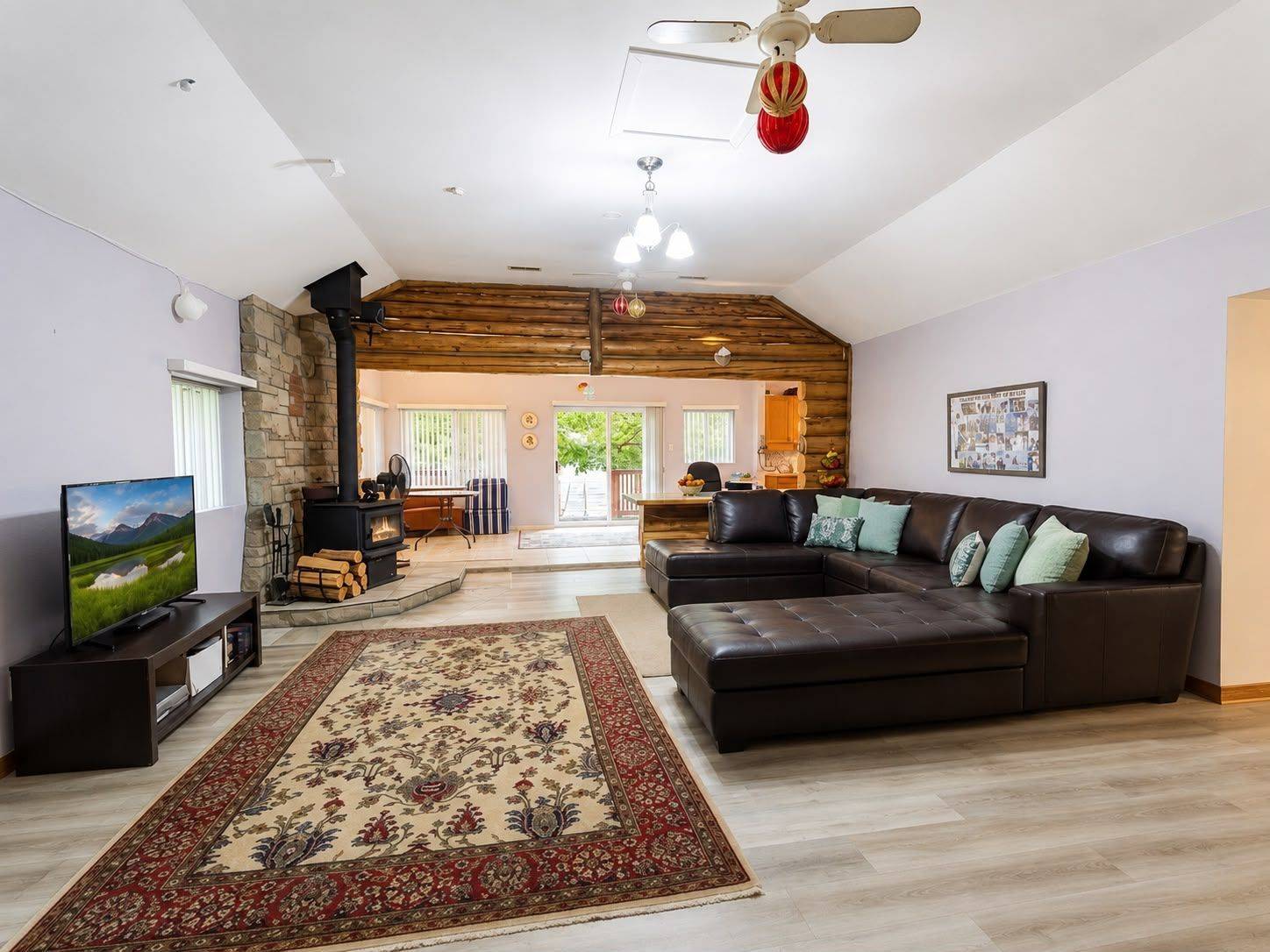 5470 Penetanguishene RD, Springwater, ON L0L 1P0