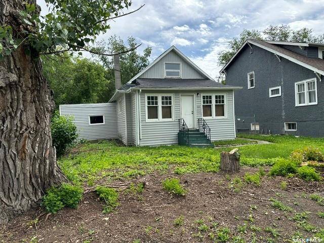 1447 Elphinstone STREET, Regina, SK S4T 3M7