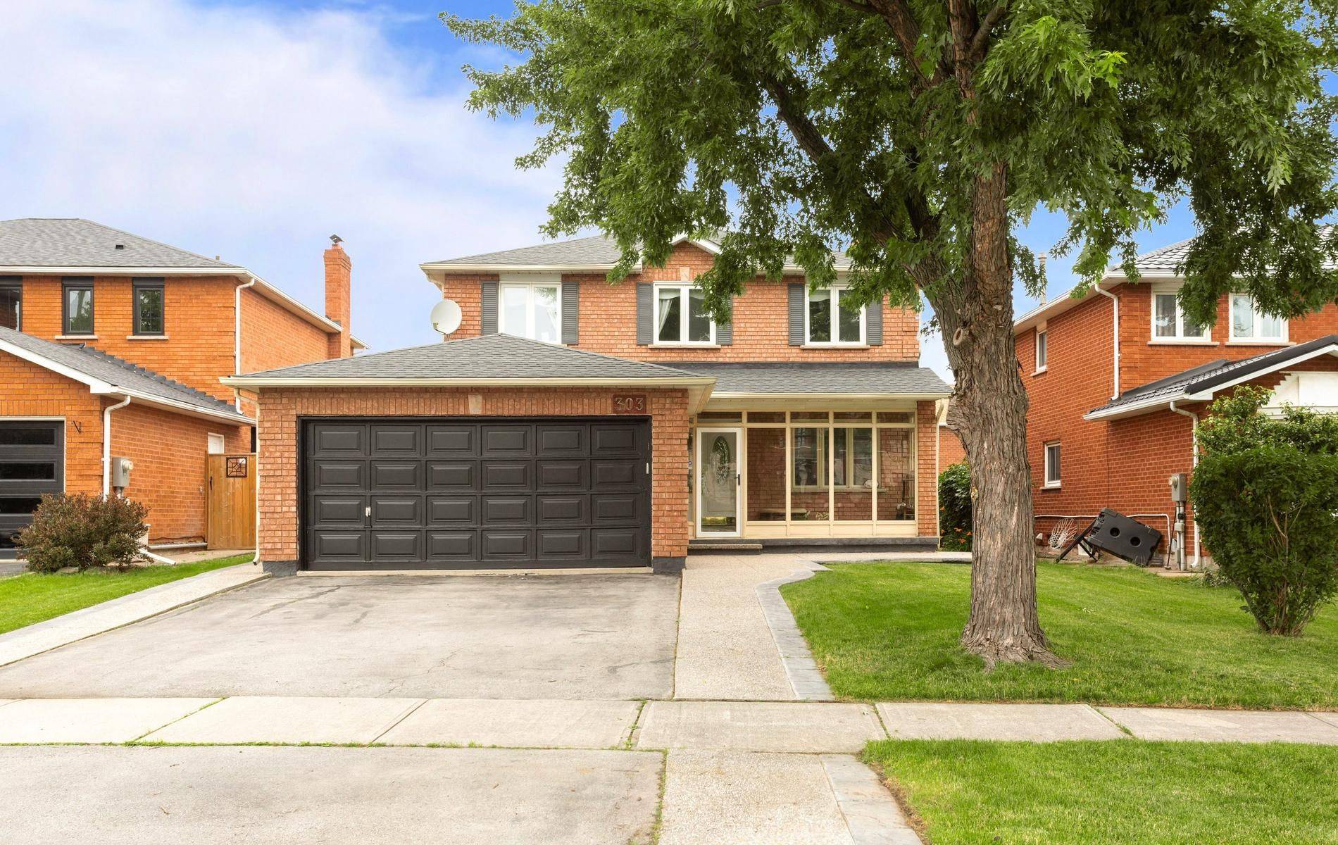 303 Hickory CIR, Oakville, ON L6H 4V3