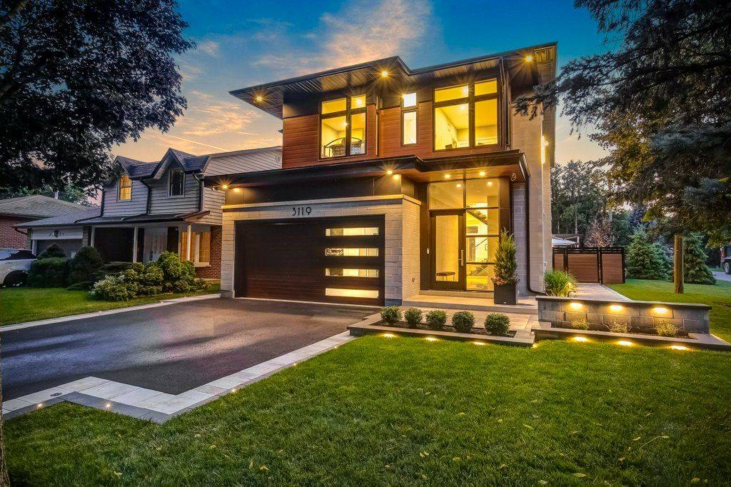 3119 Victoria ST, Oakville, ON L6L 1K3