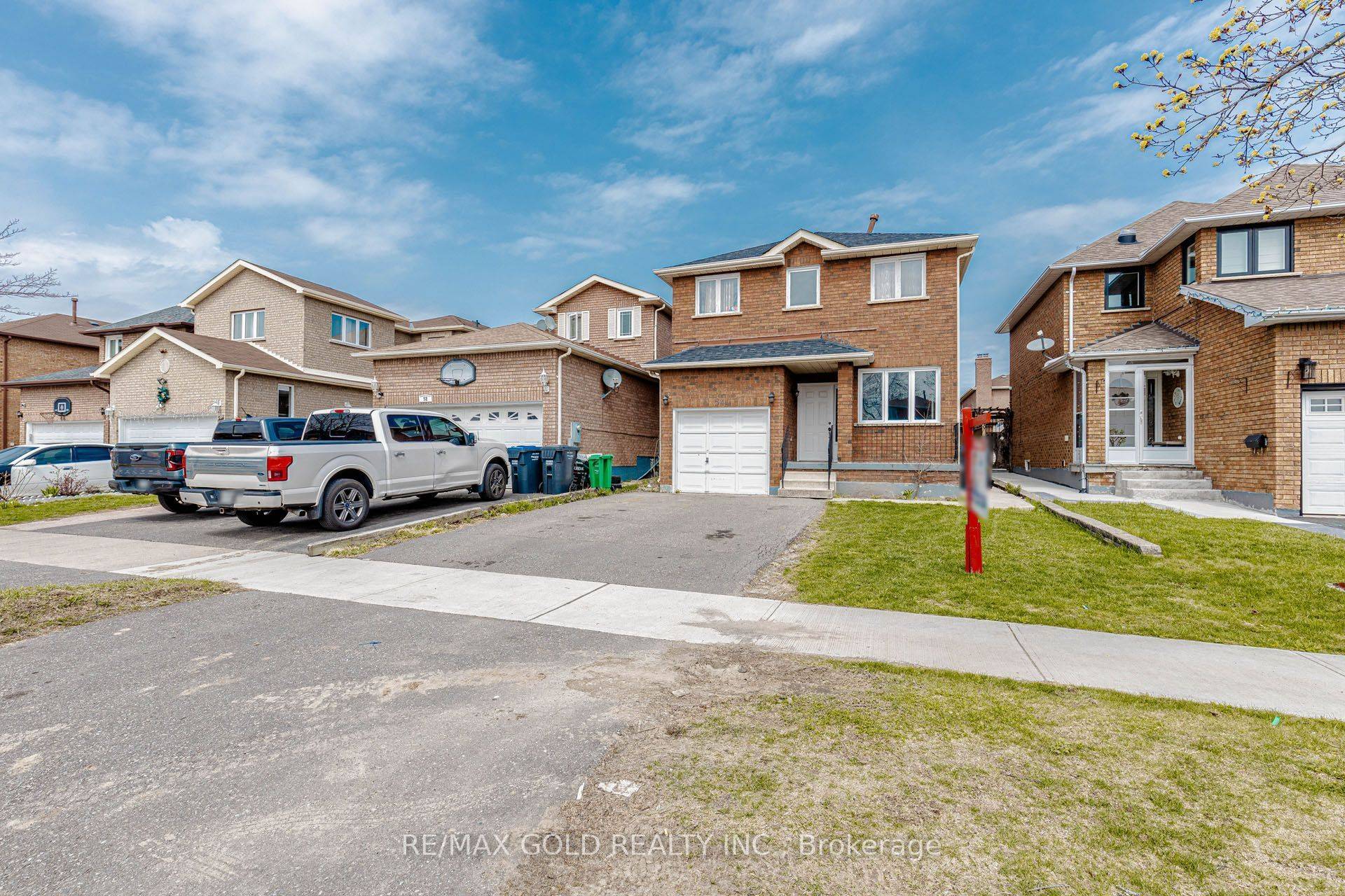 54 Creditstone RD, Brampton, ON L6Y 4G1