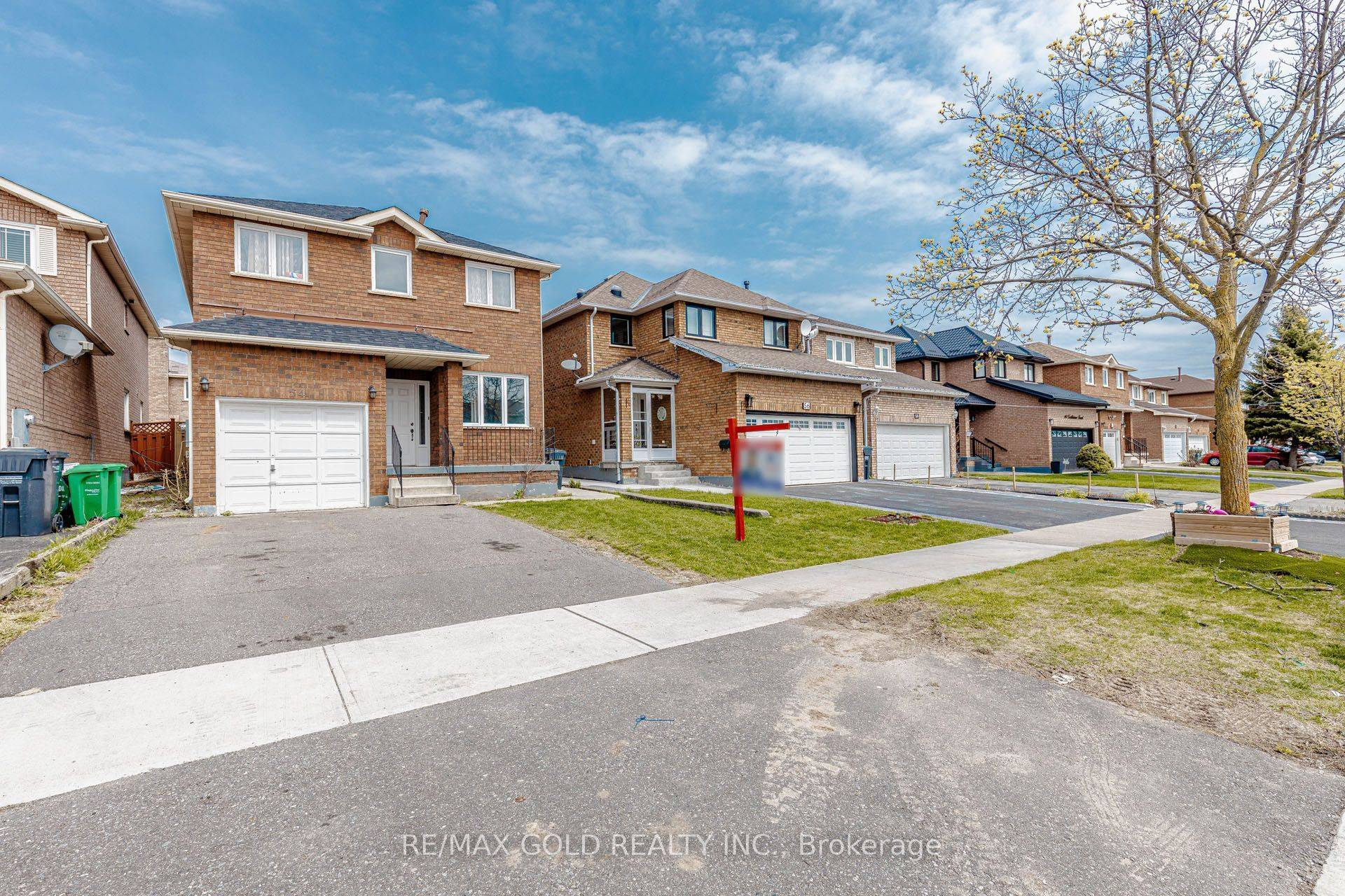 54 Creditstone RD, Brampton, ON L6Y 4G1
