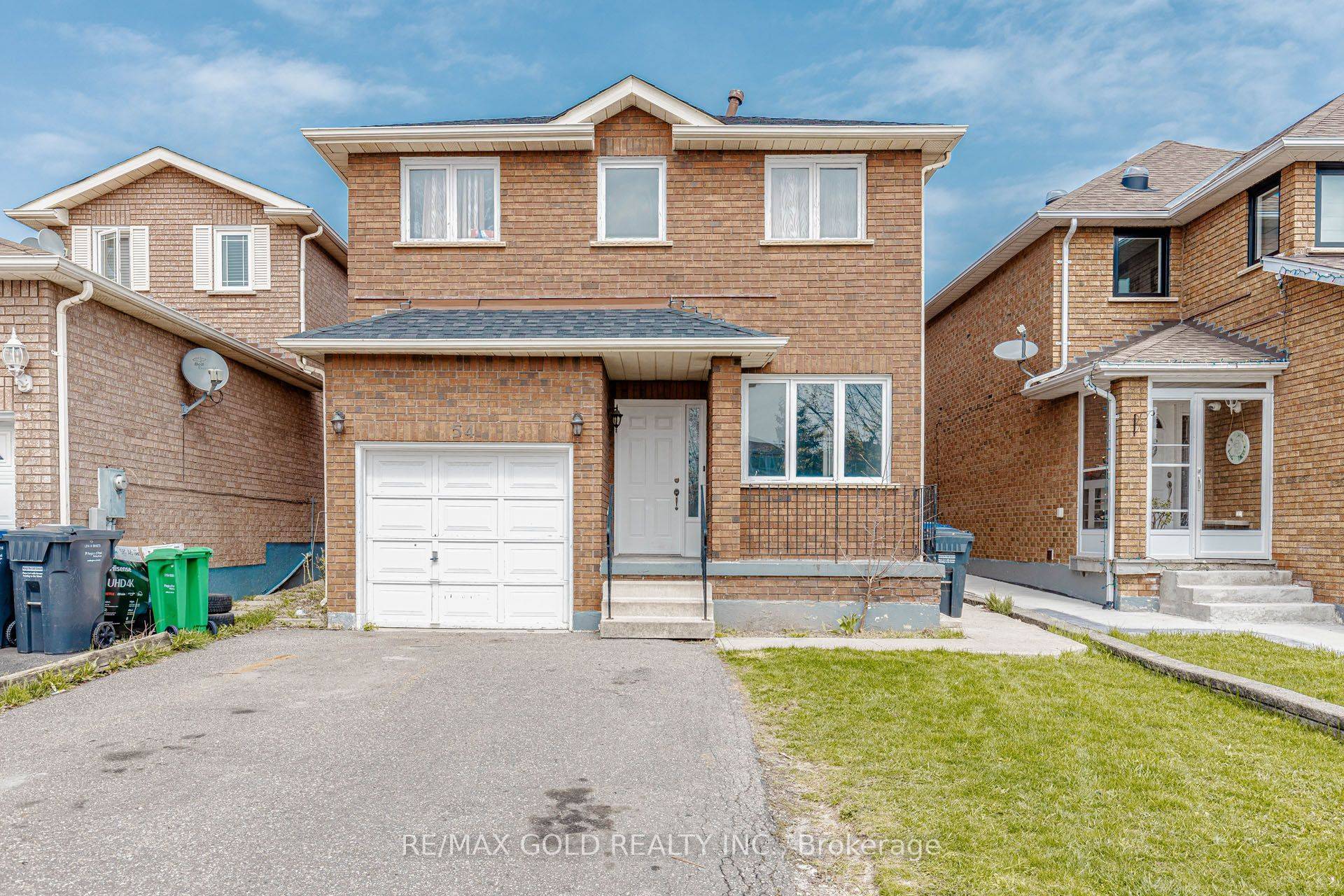 54 Creditstone RD, Brampton, ON L6Y 4G1