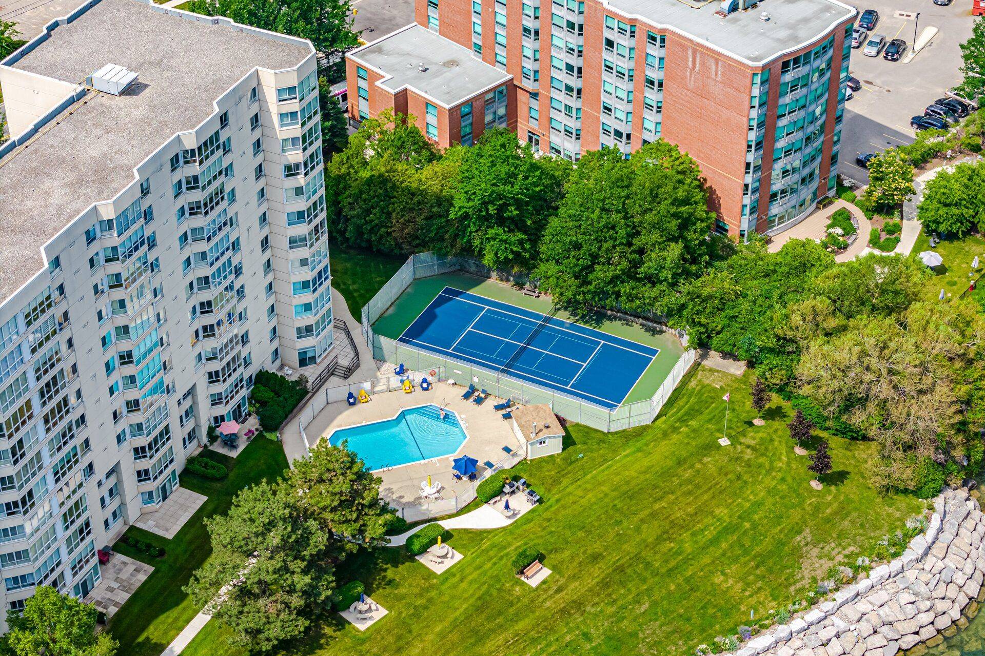 5280 Lakeshore RD #1104, Burlington, ON L7L 5R1