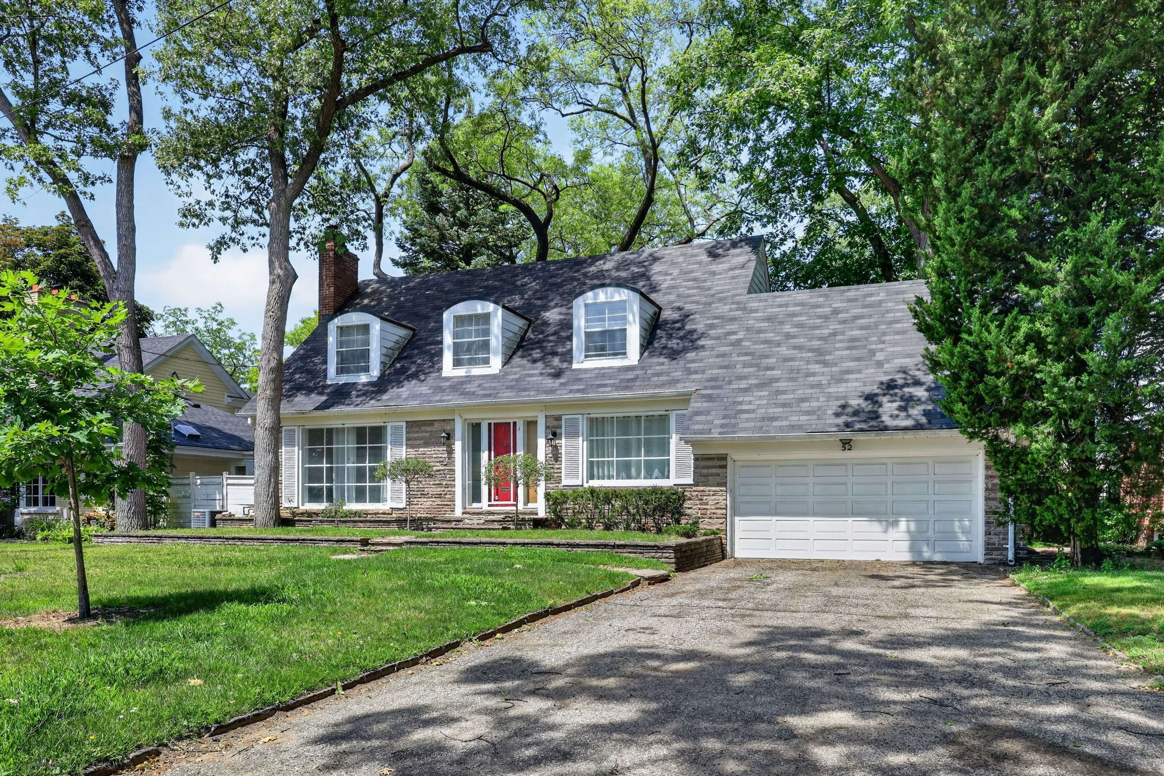 52 Valecrest DR, Toronto W08, ON M9A 4P6