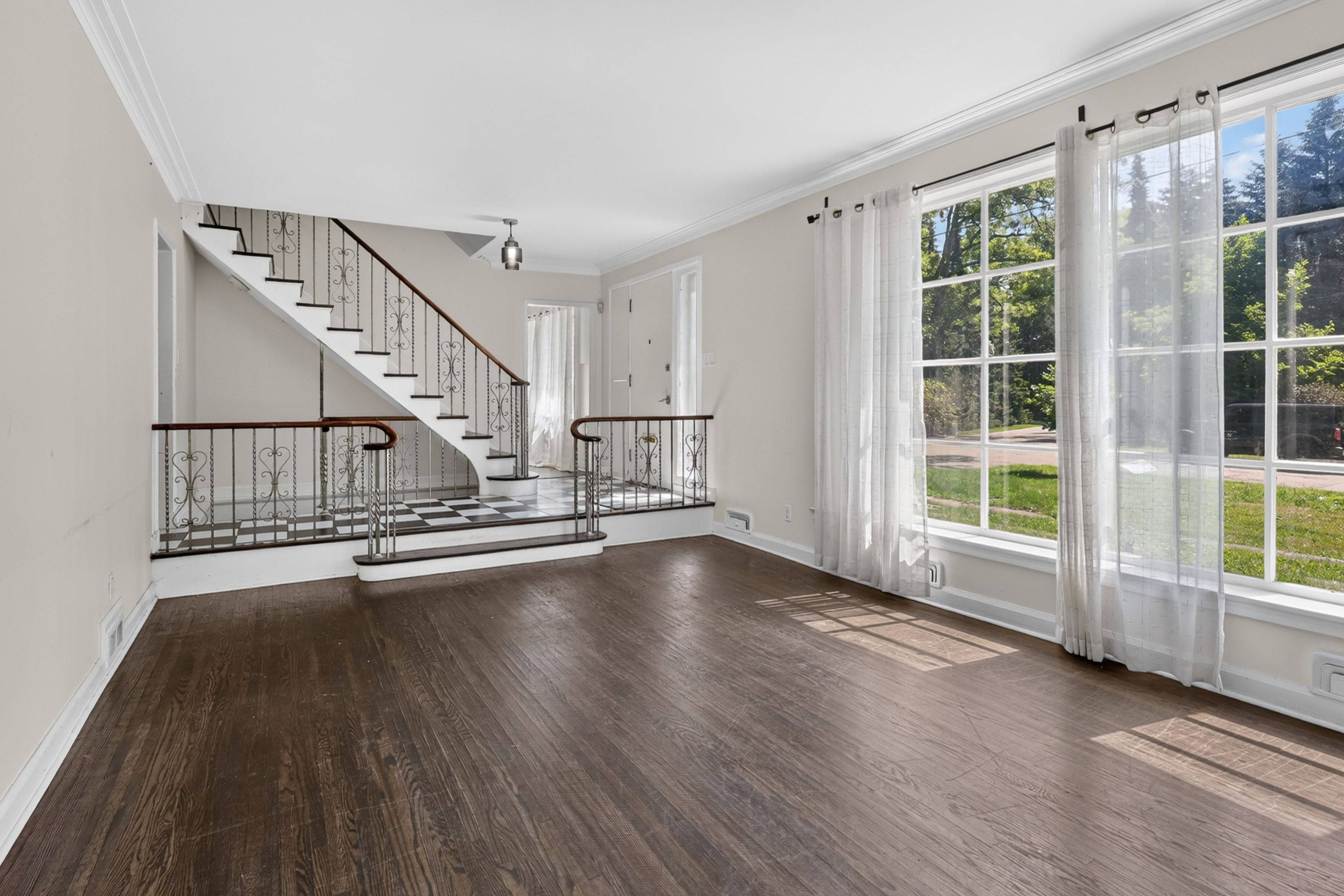 52 Valecrest DR, Toronto W08, ON M9A 4P6