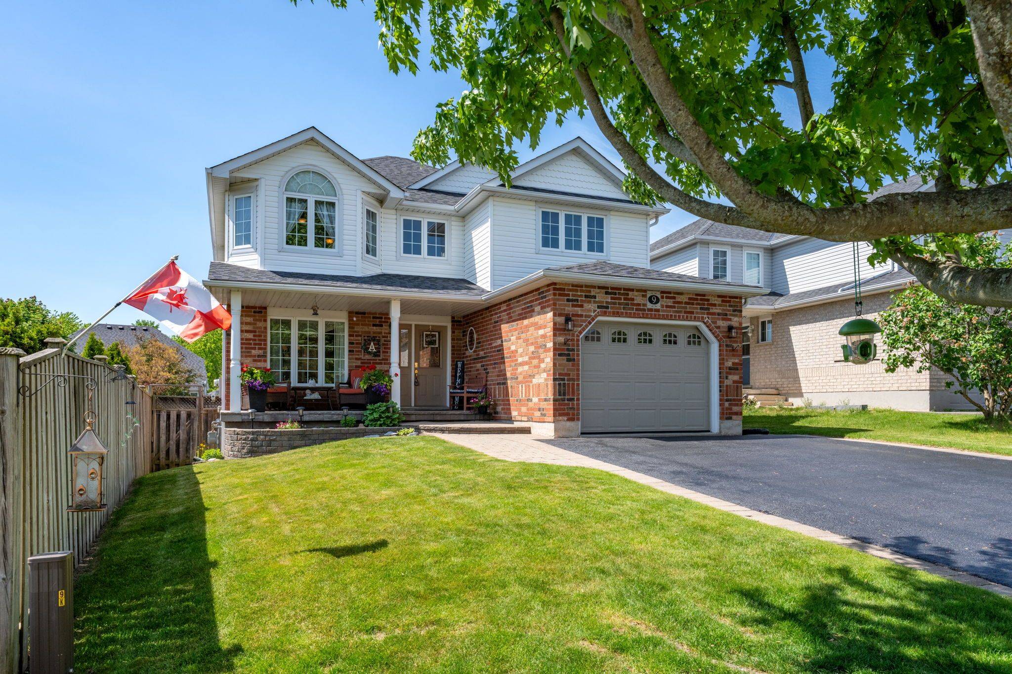 9 Kenney ST, Halton Hills, ON L7J 3B2